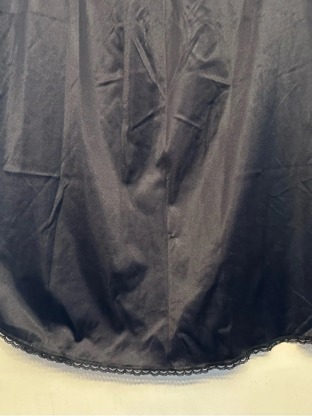Vintage 90’s/Y2K Vanity Fair Black Half Slip with Lace Trim Size Medium - Picture 4 of 7